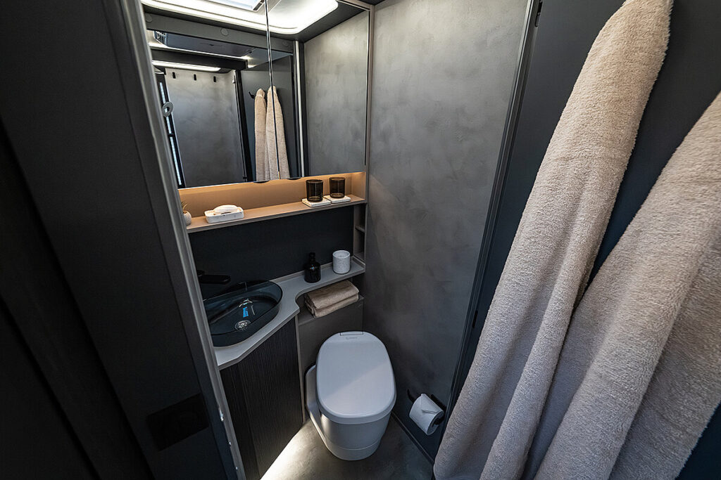csm_frankia-noctra-cruiser-toilette_89684a1842